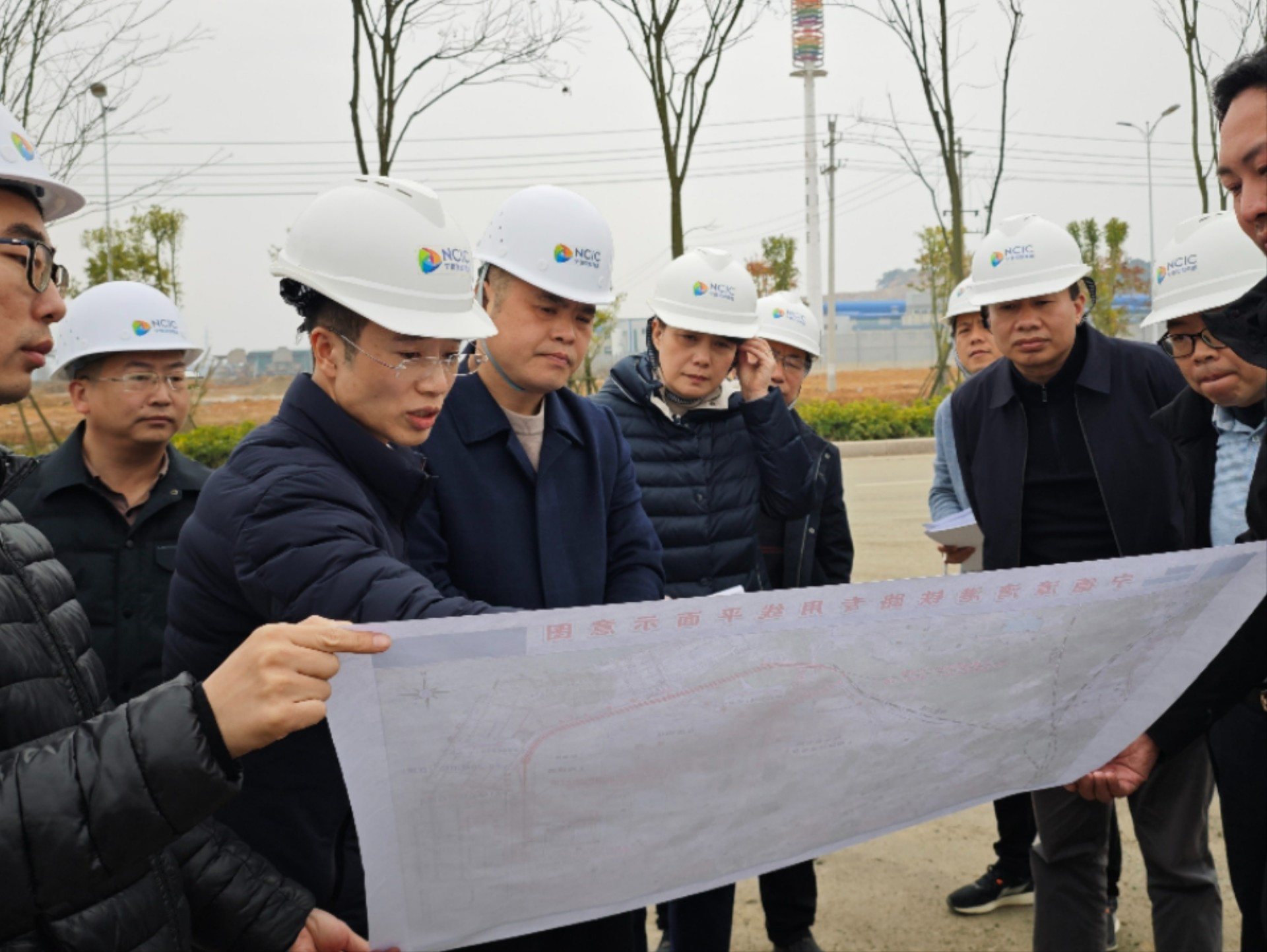 2024-2-29市交投集團(tuán)領(lǐng)導(dǎo)深入市交投物流集團(tuán)項(xiàng)目一線調(diào)研，章佳琦拍攝2.jpg