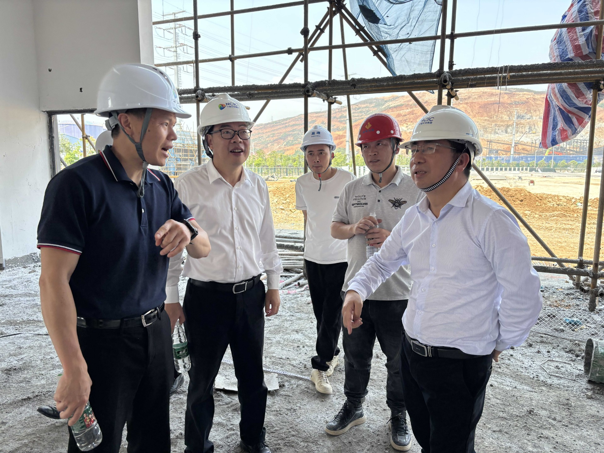 市交投集團領(lǐng)導(dǎo)深入市交投項目開展五一節(jié)前安全檢查，賴海瀾拍攝2_new.jpg